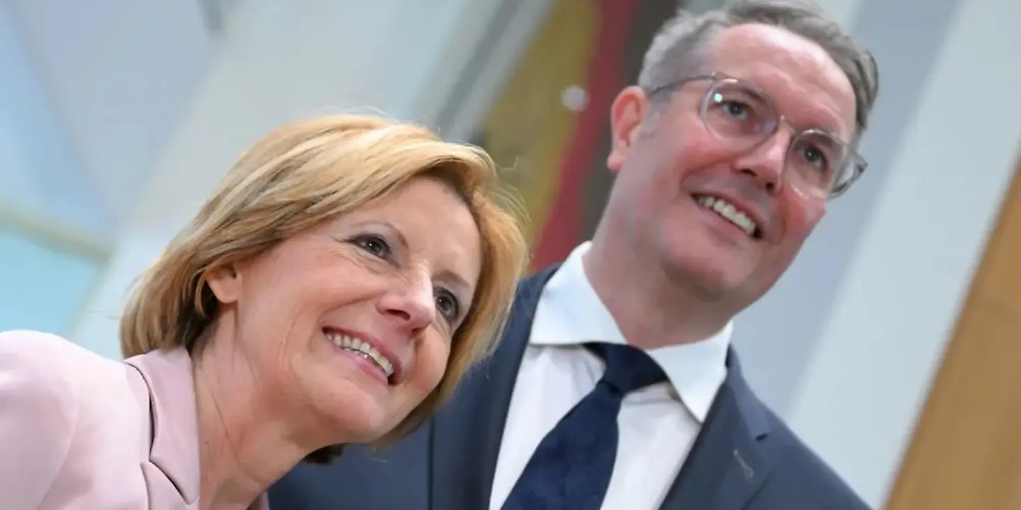 Malu Dreyer und Alexander Schweitzer Foto ArneDedert dpa.jpg